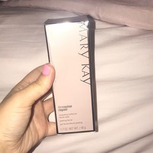 Mary Kay  Revealing Radiance Facial Peel